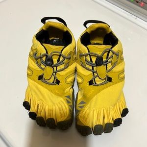 Vibram five fingers women sz EU 37 US6.5-7